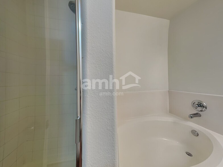 Building Photo - 19072 Hammer Ln