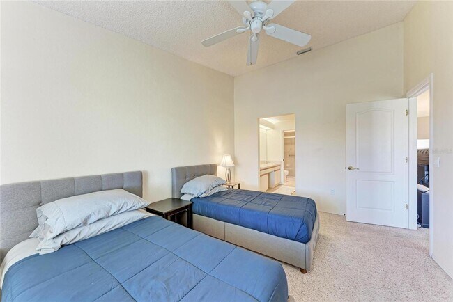 Building Photo - Furnished 2 Bedroom | 2 Bath - Lake Views
