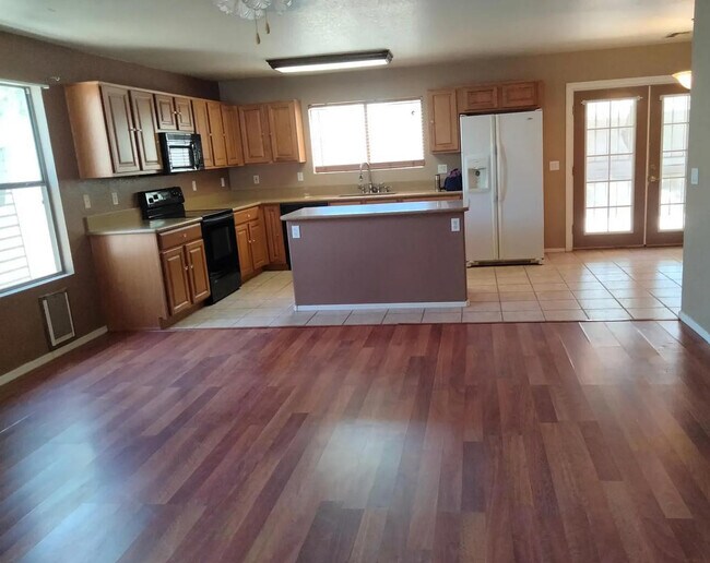 Building Photo - 2899 W White Canyon Rd