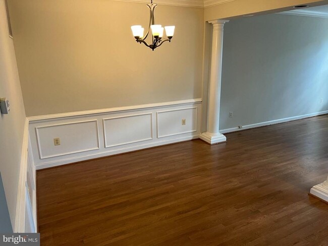 Building Photo - 8156 Boss St