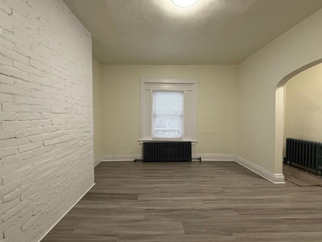 Building Photo - Updated 4BR House now showing!