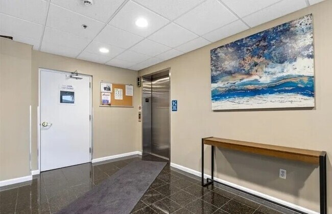 Building Photo - Modern 2BR / 2BA Condo with Balcony & Parking at Union Square – Hackensack