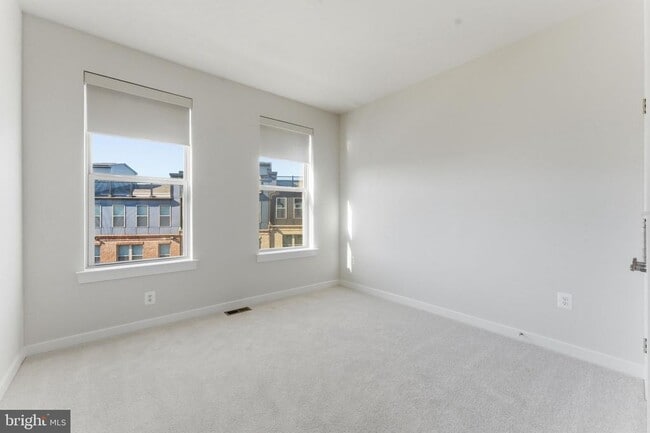 Building Photo - 2490 Connector Aly