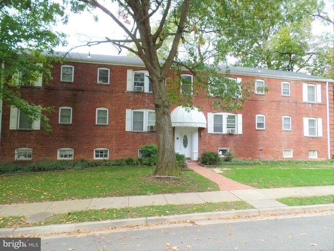 Building Photo - 1400 N Kenilworth St