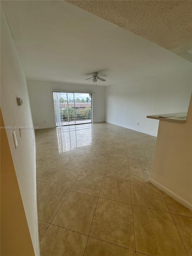 Building Photo - 4848 NW 24th Ct