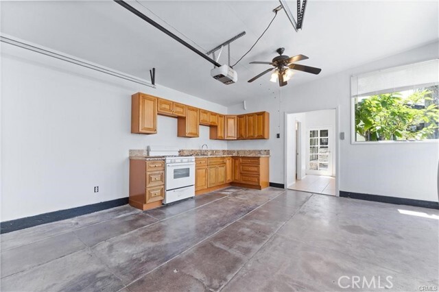 Building Photo - 904 N Lowell St