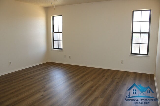Building Photo - For Rent - 3 Bed/ 2 Bath in Capitol Heights