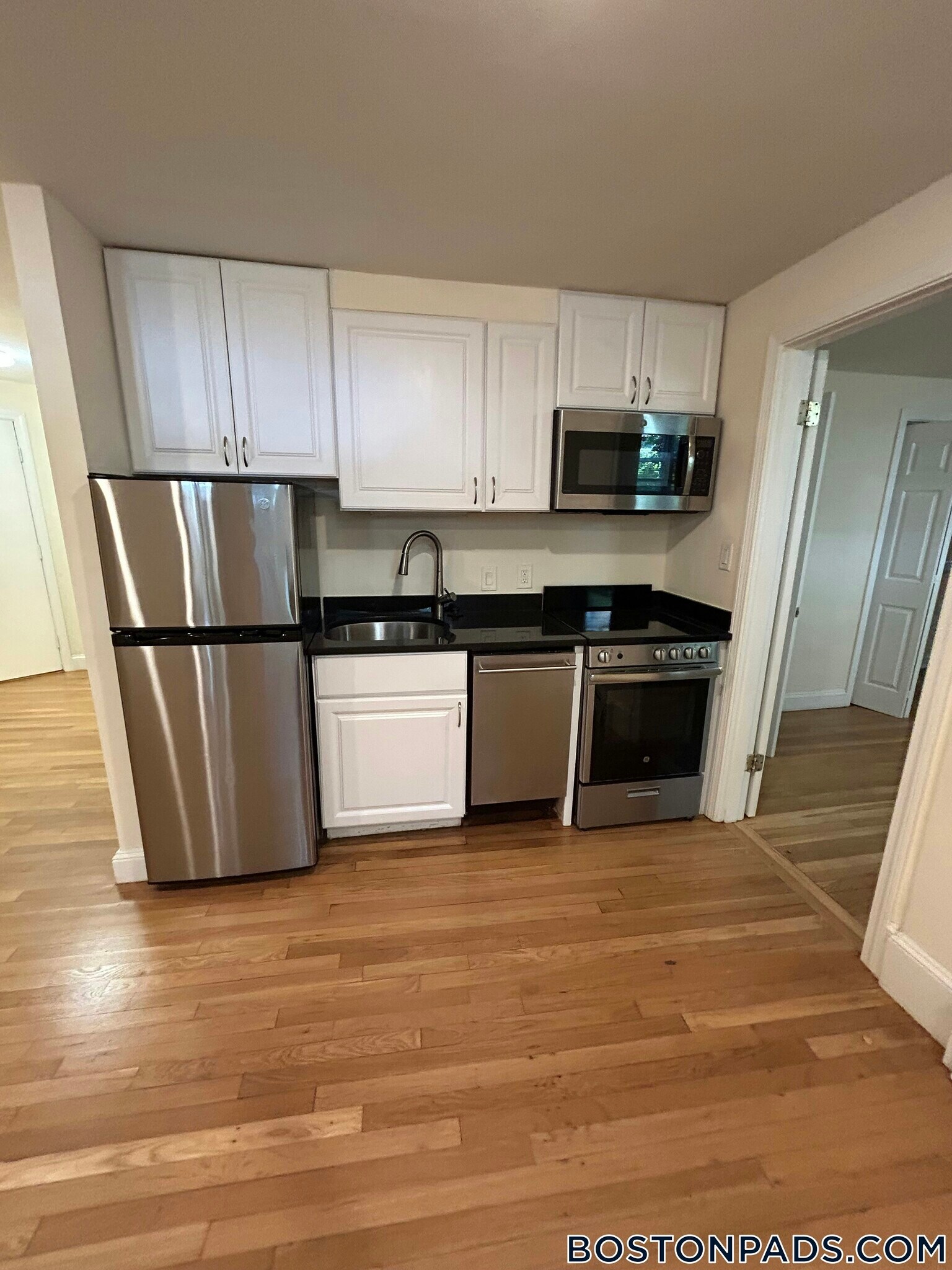 Building Photo - 17 Fairbanks St