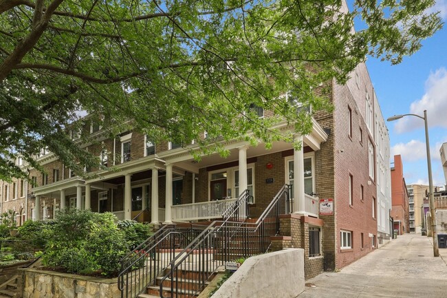 Building Photo - Lovely 2 BR/ 2 BA Condo in Adams Morgan!