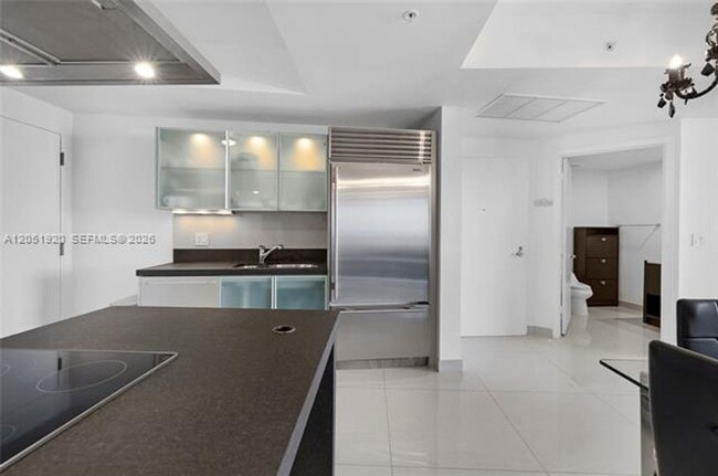Building Photo - 18201 Collins Ave