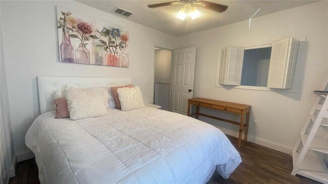 Building Photo - 1718 Silver Creek Ct