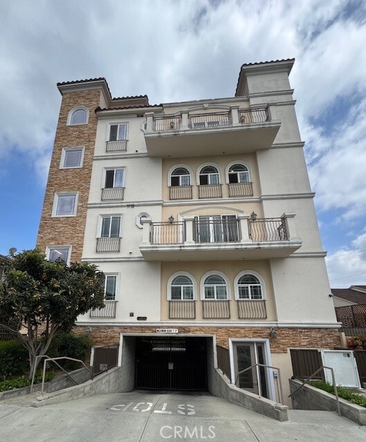 Building Photo - 11501 Hatteras St