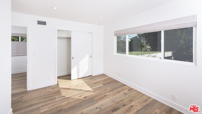 Building Photo - 502 Huntley Dr