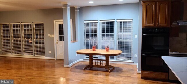 Building Photo - 15309 Lions Den Rd