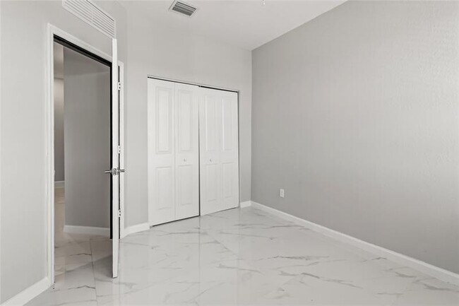Building Photo - 221 SW 159th Way