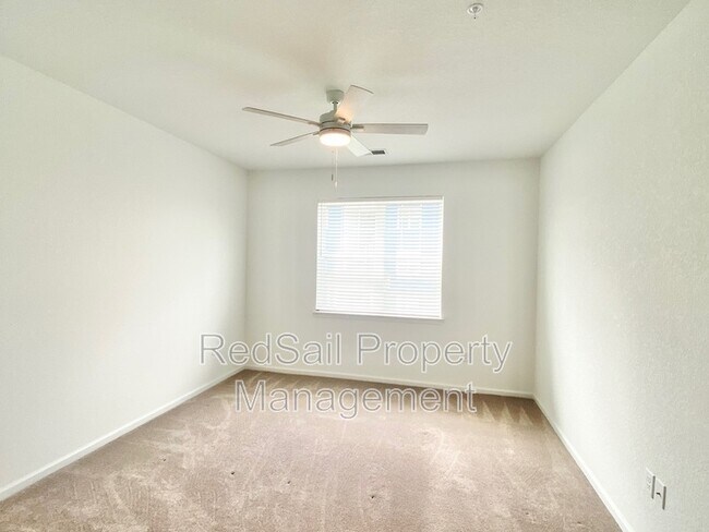 Building Photo - 1744 Vankar Dr