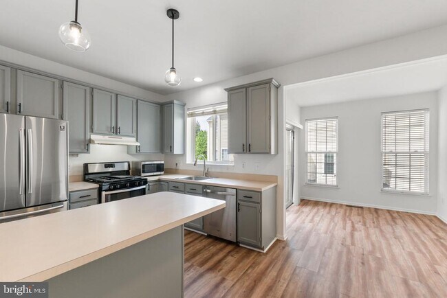 Building Photo - 2372 Woodland Pond Ln