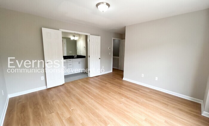 Building Photo - 853 Langston Trce