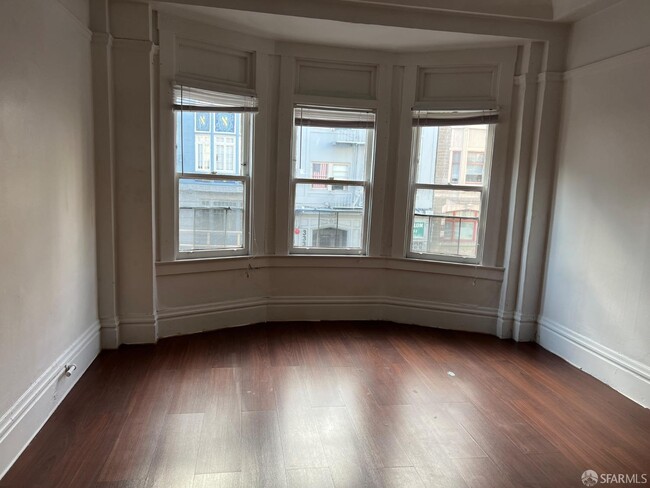 Building Photo - 324 Hyde St