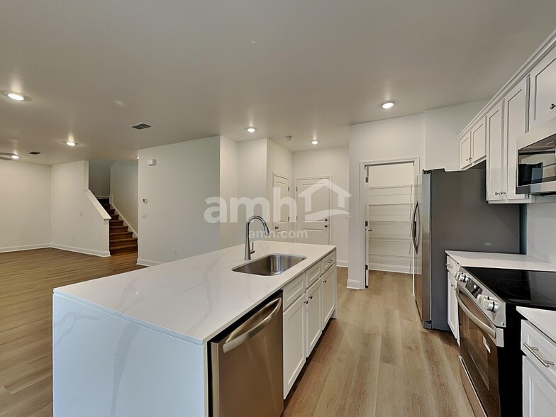 Building Photo - 1578 Aquamarine Dr