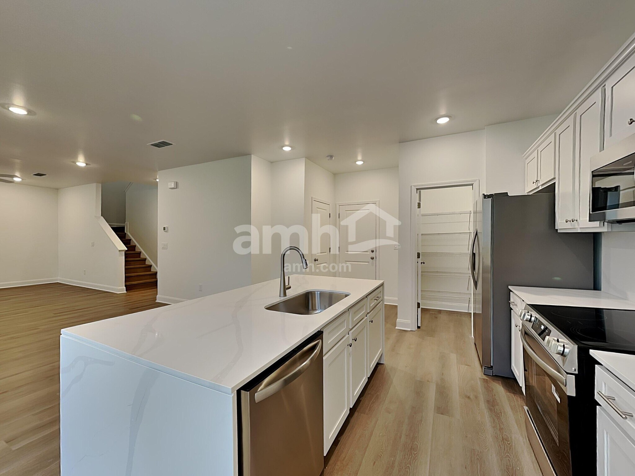 Building Photo - 965 Carnelian Ln