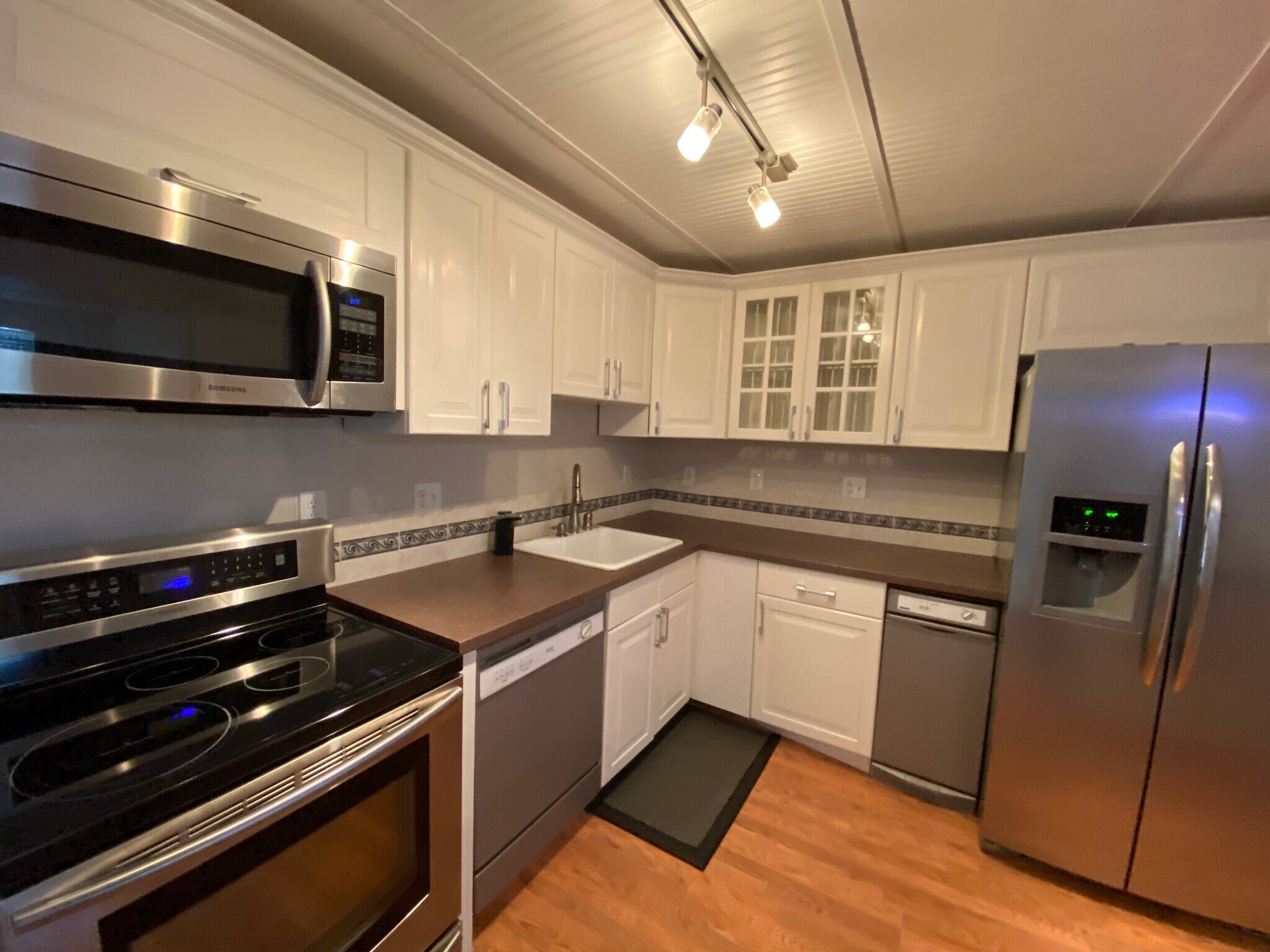 Building Photo - 15007 NE 12th St