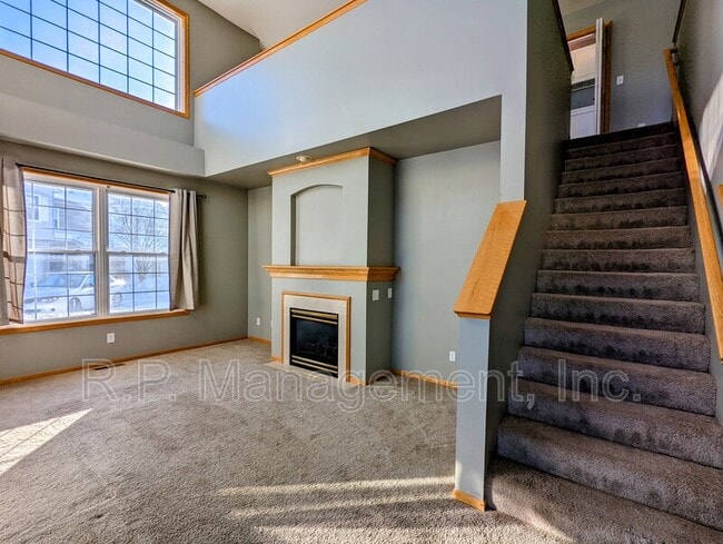Building Photo - 1909 Bluestem Ln