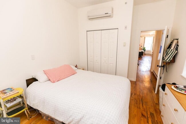 Building Photo - 2106 E York St