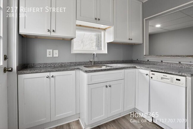 Building Photo - 217 Reifert St