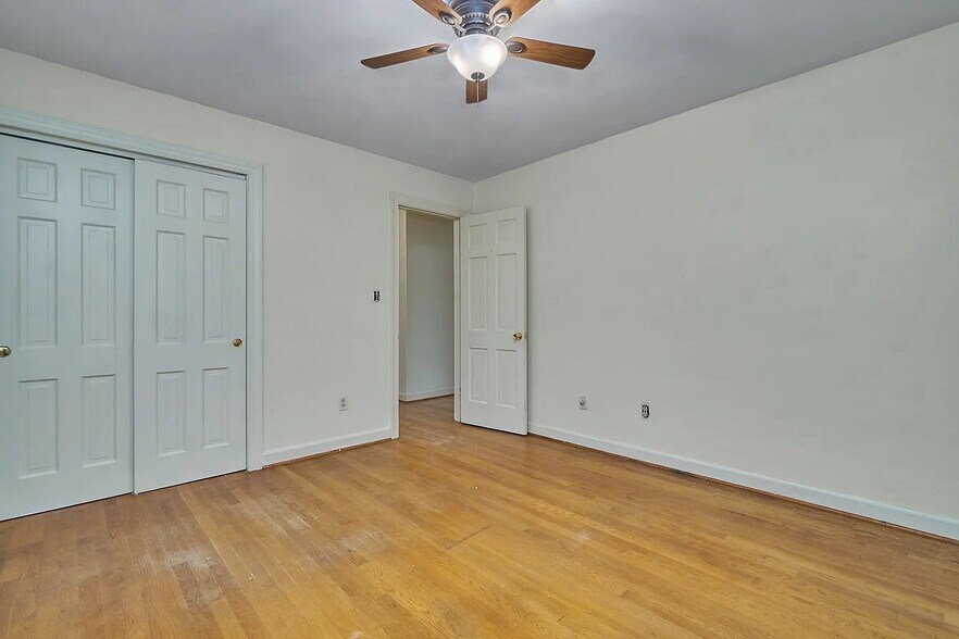 Building Photo - 4376 Lynnville Crescent