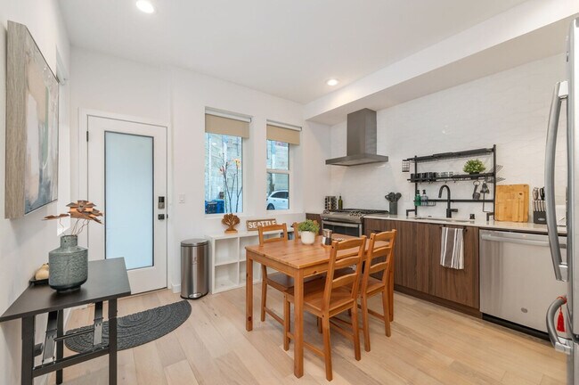 Building Photo - 6125 Sand Point Way NE