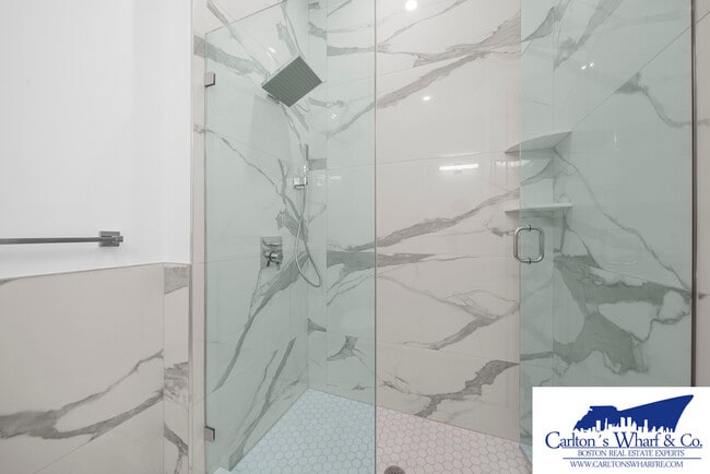 Building Photo - 218 Old Colony Ave