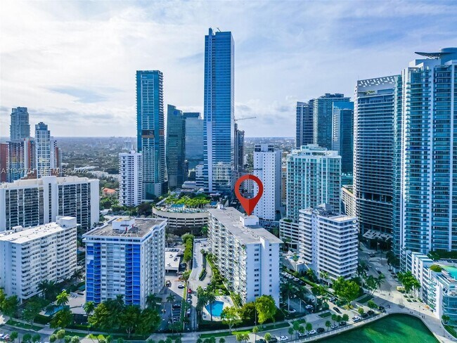Building Photo - 1408 Brickell Bay Dr