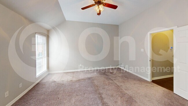 Building Photo - 6201 Grantham Dr