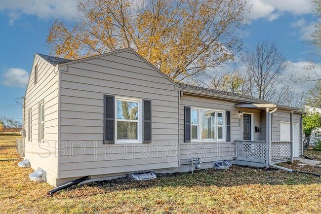 Building Photo - 4811 Martha Truman Rd