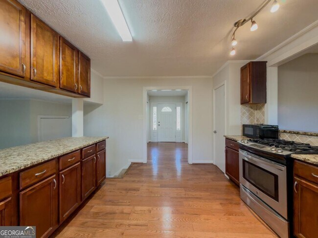Building Photo - 518 Barbashela Cir