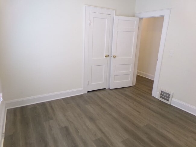 Building Photo - Spacious 3-Bedroom 2-Bathroom Home