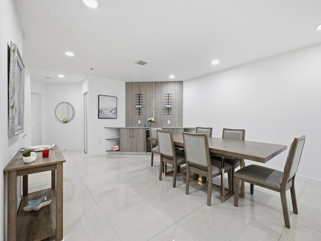 Building Photo - 5157 Floria Way