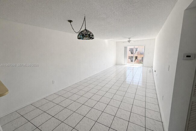 Building Photo - 1630 W 46th St