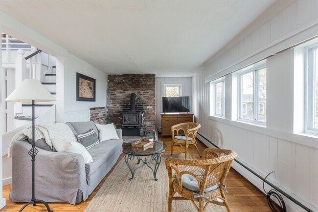 Building Photo - 43 Bayview Rd