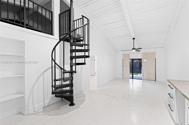 Building Photo - 10250 Oleander Ct