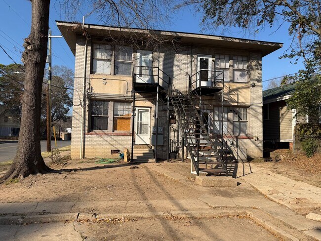 Building Photo - 557 Merrick St