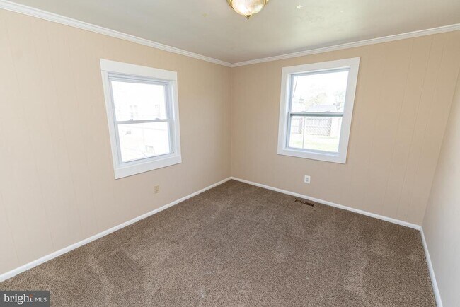 Building Photo - 516 Bay St