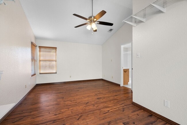 Building Photo - 1425 Thistlewood Ln