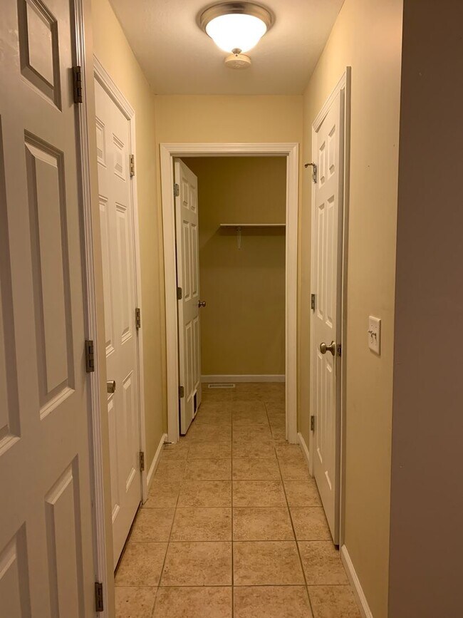 Building Photo - 3-bed, 2.5-bath townhouse in Tolono!
