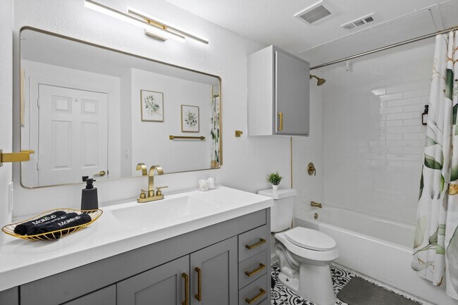 Building Photo - 2929 Kings Rd