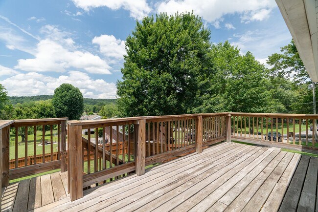 Building Photo - Knoxville 37917 - 3 bedroom 2 bath - call ...