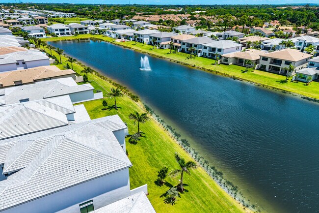 Building Photo - 9516 Riverside Pk Dr