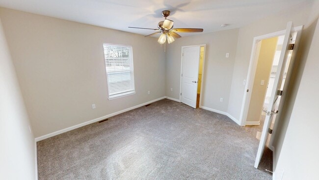 Building Photo - 513 St George St