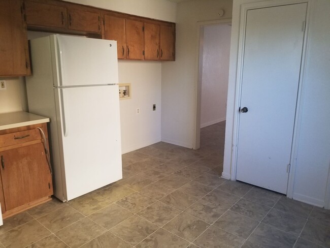 Building Photo - 1305 Brown Dr